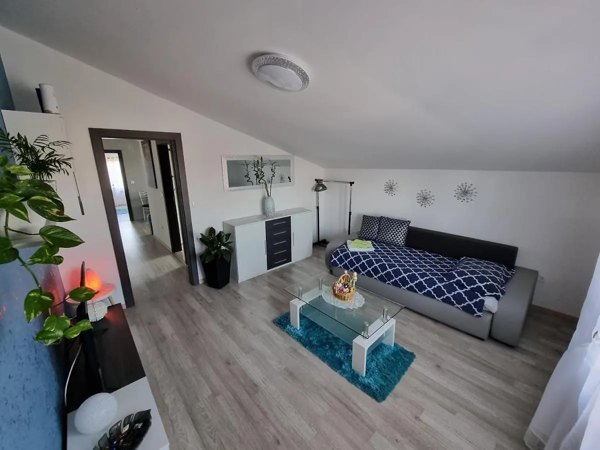 Apartment Pharos Zambratija  Kroatië